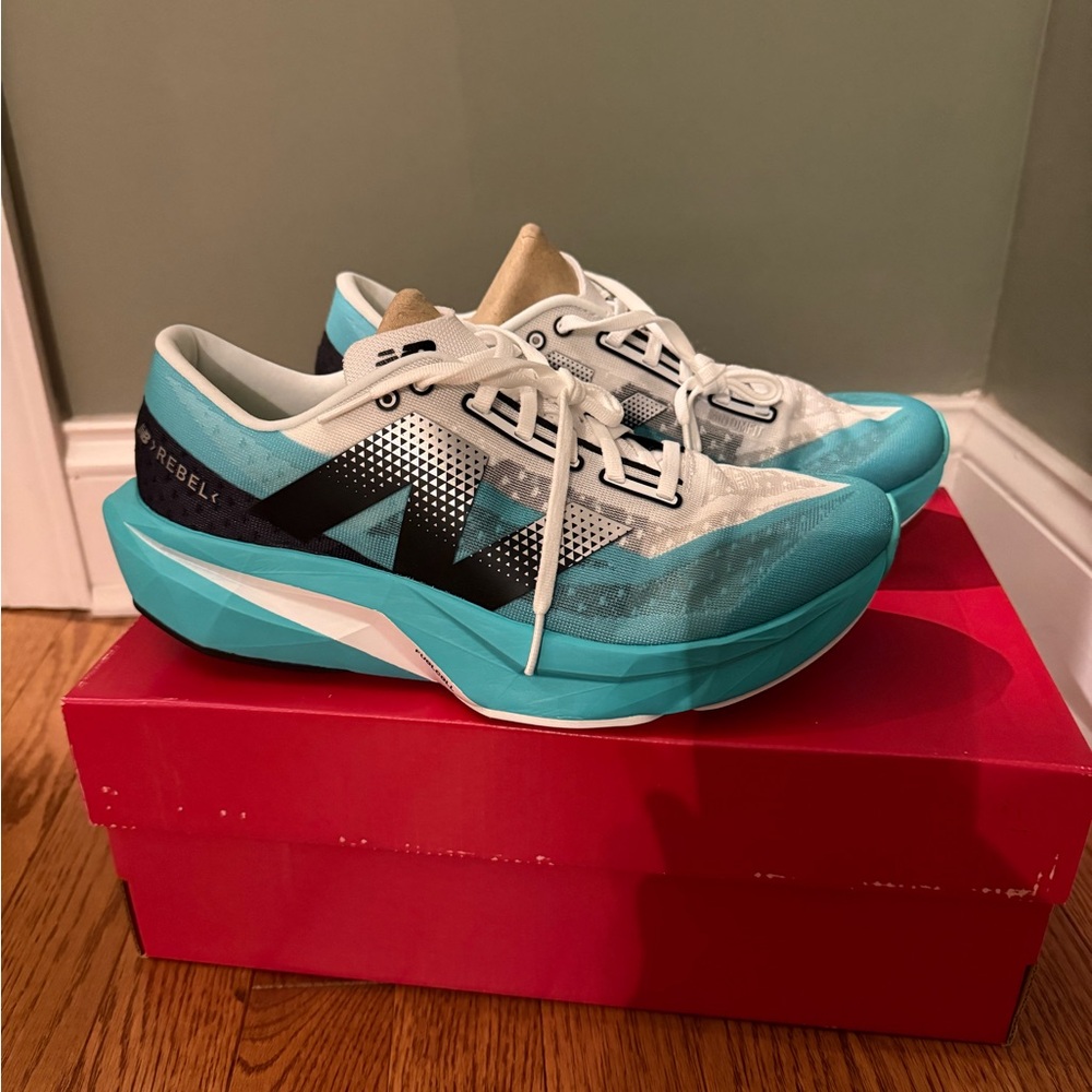 NIB Women’s New Balance FuelCell Rebel v4 Running Shoes Sneakers Sz 11 B